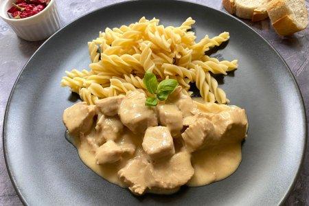 Гуляш из филе бедра индейки с подливкой – вкусный рецепт