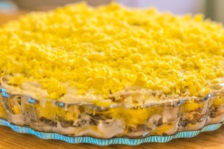 Салат «Мимоза» без картошки и моркови – простой рецепт