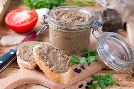 Паштет из куриной печени со сливочным маслом – простой рецепт