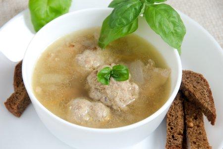Гречневый суп с фрикадельками и картошкой