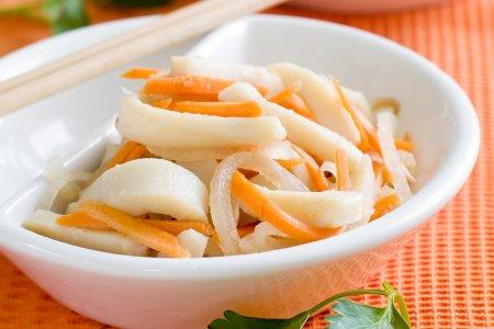Маринованные кальмары с морковью по-корейски – рецепт пошагово