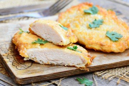 Куриное филе в кляре на сковороде: отличный рецепт пошагово