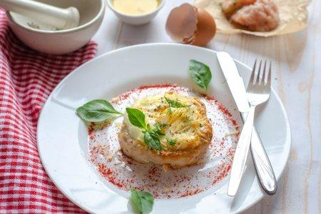 Мясные гнезда из фарша с грибами и сыром в духовке