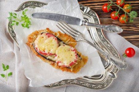 Куриная грудка с баклажанами и помидорами в духовке