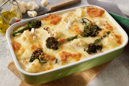 Запеканка из цветной капусты, брокколи и курицы в духовке