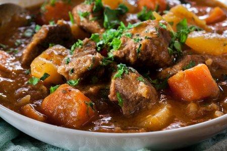 Жаркое из свинины с картошкой в афганском казане