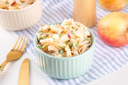 Салат из желтой репы с морковью и яблоком – вкусный рецепт