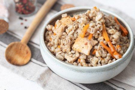 Плов из перловки с курицей в казане – рецепт пошагово