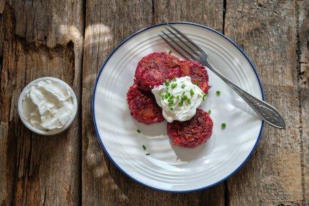 Вкусные свекольные котлеты на сковороде – рецепт пошагово