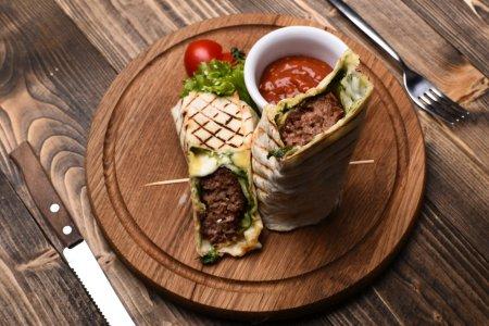 Рулет из лаваша с фаршем и сыром в аэрогриле – рецепт пошагово