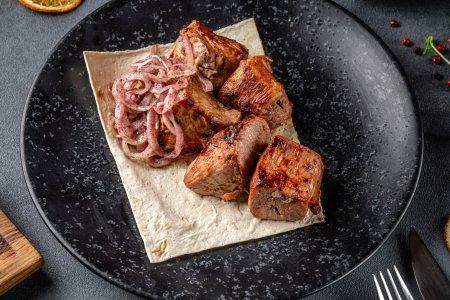 Советский шашлык из свинины с уксусом и луком – классический рецепт