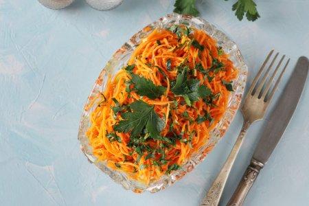 Салат с маринованными шампиньонами и корейской морковью