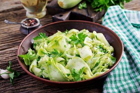 Хрустящие маринованные кабачки быстрого приготовления