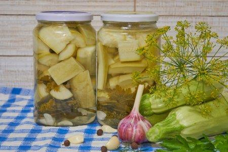 Маринованные кабачки с чесноком и укропом на зиму