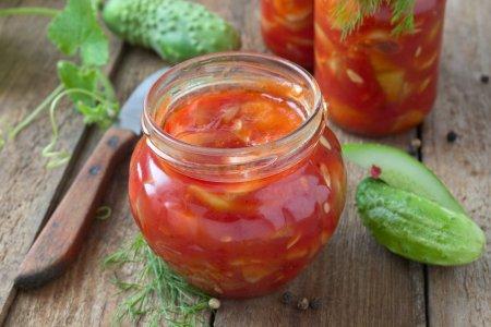 Салат из резаных огурцов в томате на зиму – вкусный рецепт пошагово