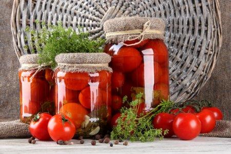 Легкий рецепт маринованных помидоров без сахара на зиму