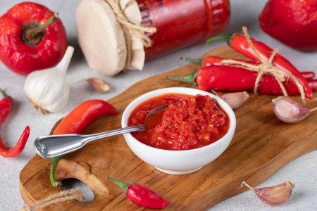 Очень простой рецепт сырой аджики без варки на зиму