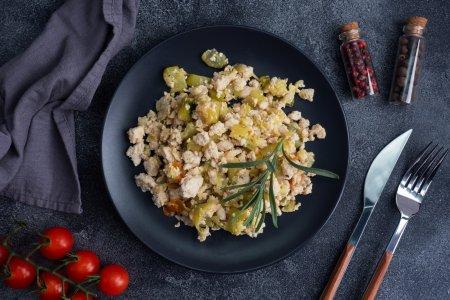 Вкусные тушеные кабачки с фаршем на сковороде