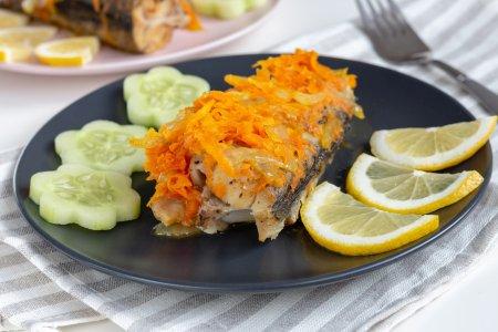 Филе минтая под шубой из моркови и лука в духовке – вкусный рецепт