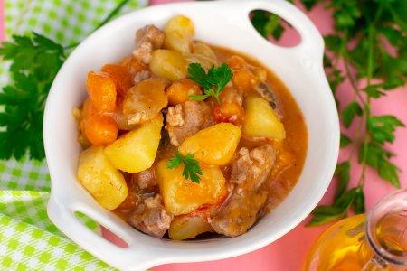 Овощное рагу с индейкой и картошкой – простой рецепт пошагово