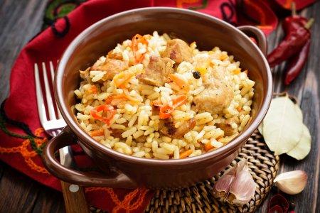 Плов со свининой в казане на плите: очень рассыпчатый и вкусный