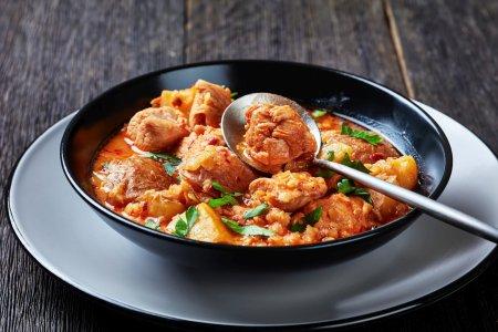 Вкуснейшее жаркое из курицы с картошкой на сковороде
