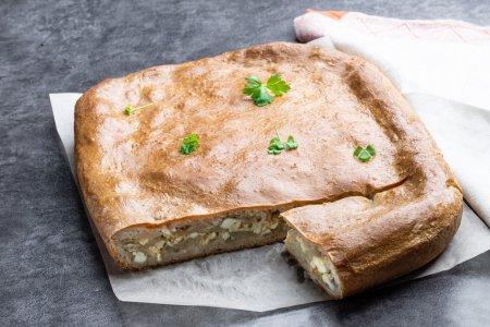 Заливной пирог с пекинской капустой и яйцом на кефире
