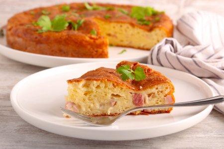 Заливной пирог с ветчиной и сыром на кефире – вкусный рецепт