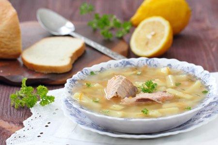 Рыбный суп из консервированной горбуши с картошкой