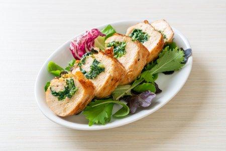 Домашний куриный рулет в фольге в духовке