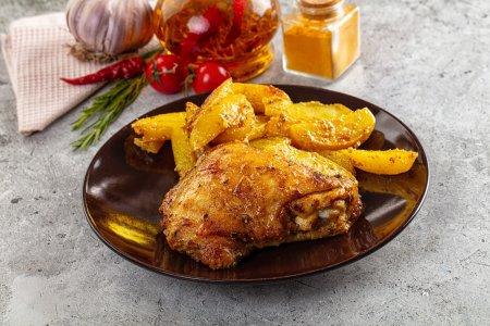 Куриные бедра с картошкой в аэрогриле – простой и вкусный рецепт
