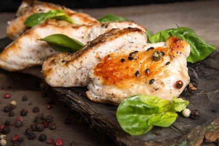 Медальоны из индейки в духовке – простой и вкусный рецепт