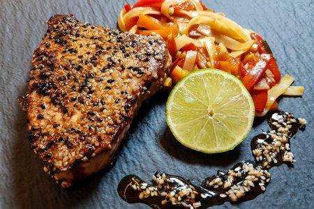 Медальоны из тунца в духовке – вкусный рецепт пошагово