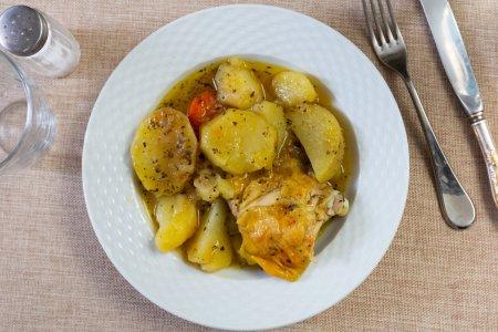 Куриные голени с картошкой в афганском казане