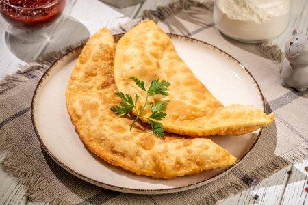 Чебуреки на минералке: хрустящие и пузырчатые – рецепт пошагово