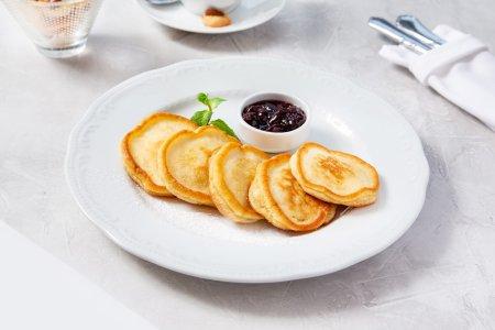 Вкусные оладьи на кефире без дрожжей – рецепт пошагово