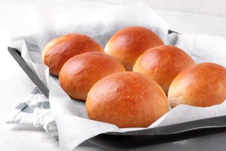 Сдобные булочки на молоке и сухих дрожжах: пышные и вкусные