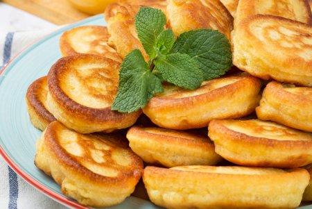 Пышные оладьи из кукурузной муки на молоке
