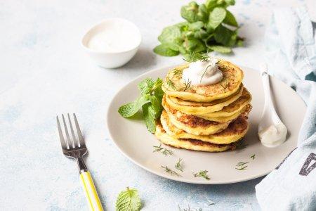 Оладьи на сметане с ветчиной и сыром – сытный и вкусный рецепт