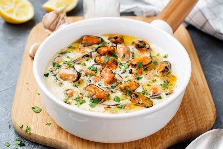Мидии в чесночно-сметанном соусе – вкусный рецепт пошагово