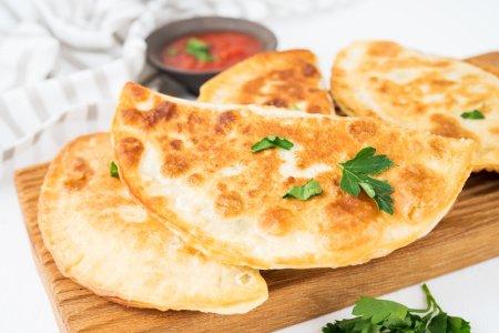 Чебуреки из слоеного теста в аэрогриле – вкусный рецепт пошагово