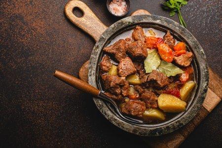 Овощное рагу с мясом в афганском казане