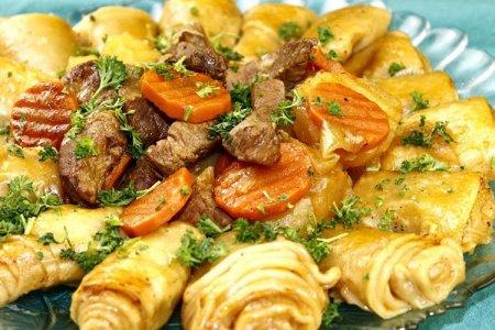 Картошка в с мясом и грибами в духовке рецепт с фото пошагово в