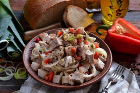 Салат мясной «Деревенский» на праздничный стол - рецепты